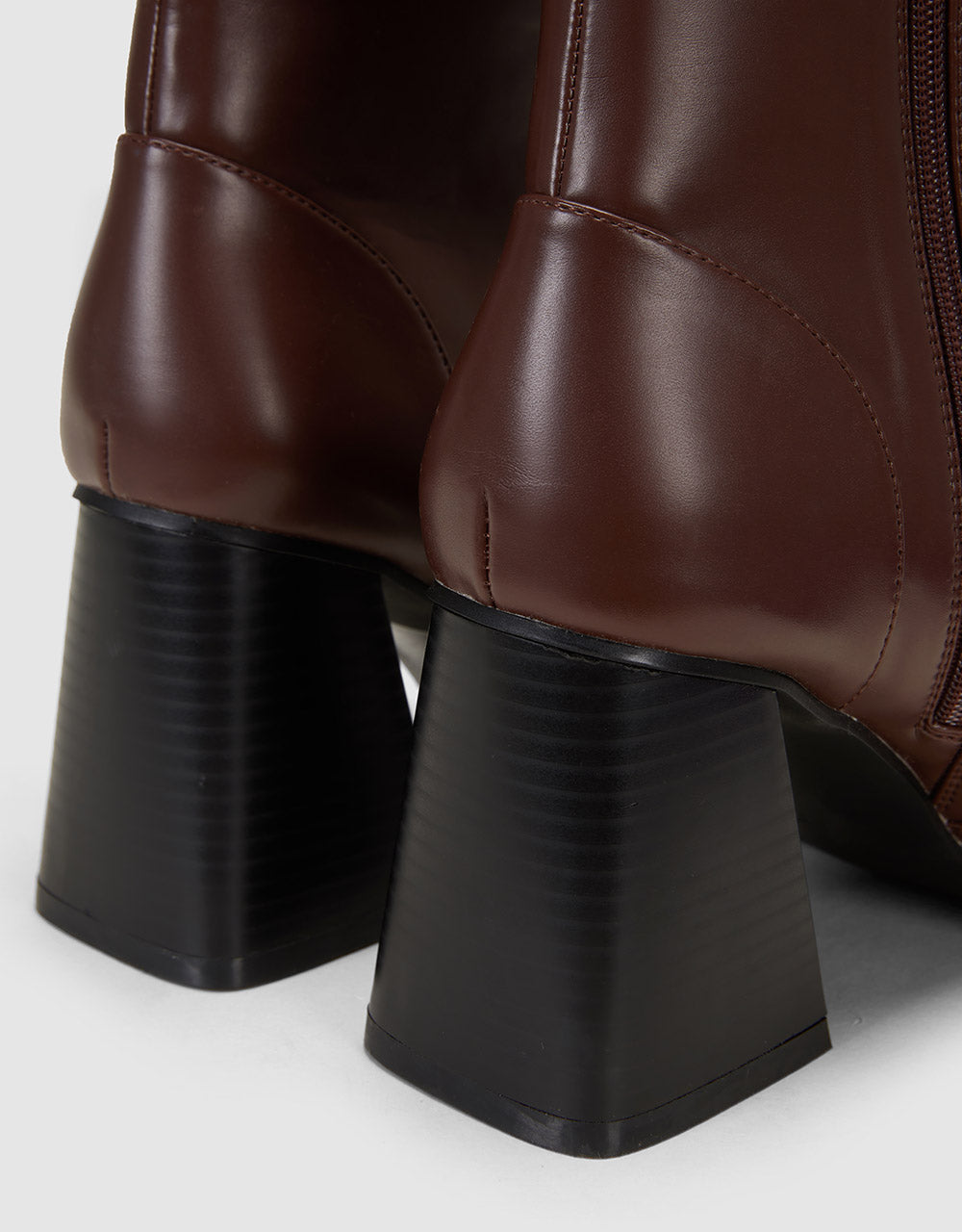 8 Heeled Square Toe Boots