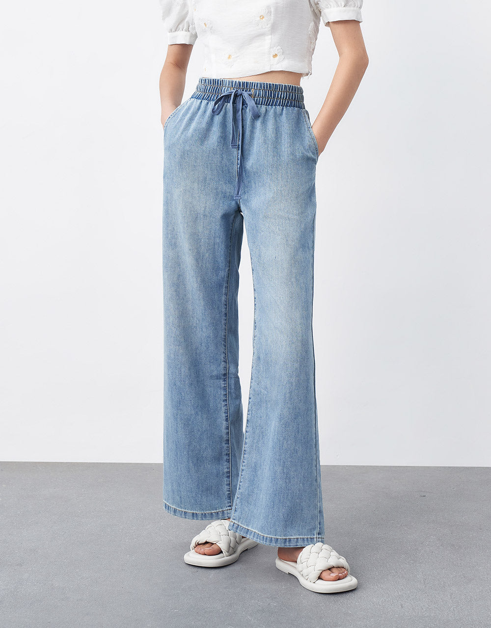 8 Elastic Waist Jeans