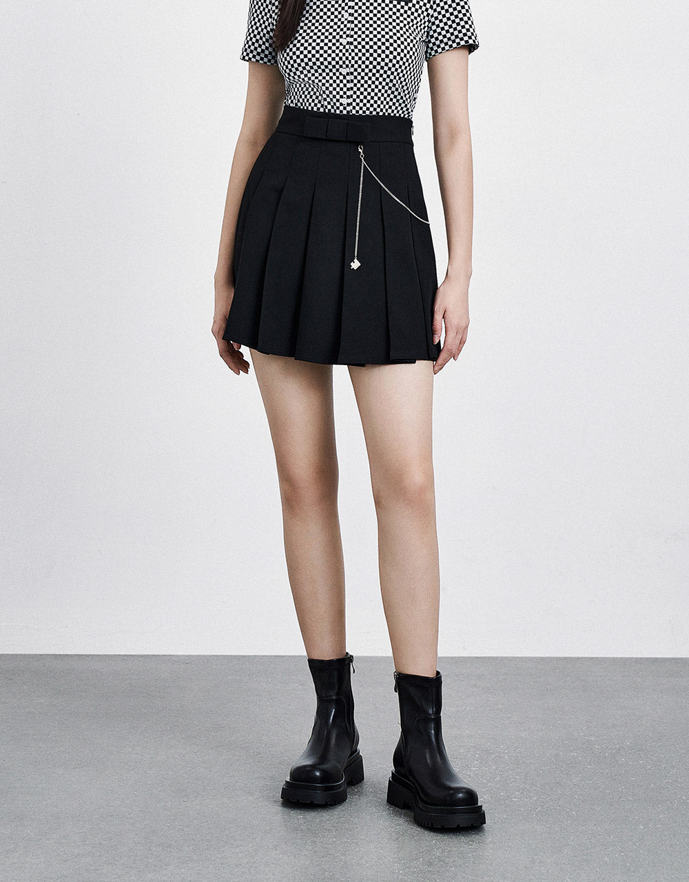 Chain Detail Pleated Skirt