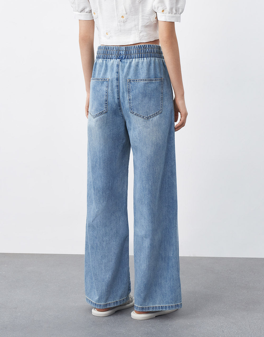 8 Elastic Waist Jeans