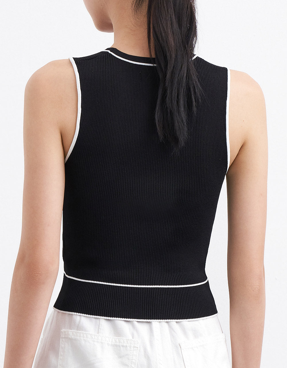 7 Contrast Trim Ribbed Knit Tank Top